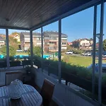 Con Piscina, Parking Y Terraza 아파트 *