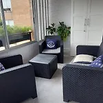 Con Piscina, Parking Y Terraza 아파트 *